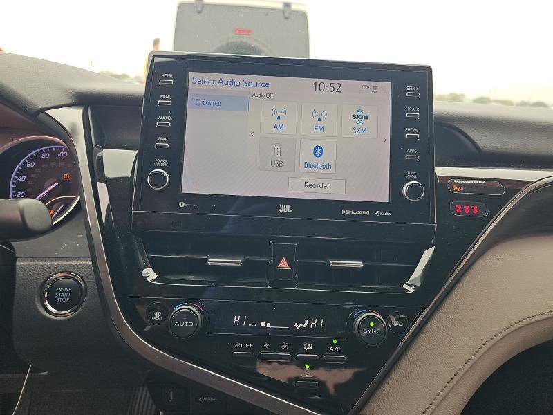 Used 2018 Toyota Camry XLE image 7