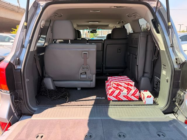 Used 2008 Lexus LX 570 4WD w/ Technology Pkg image 34