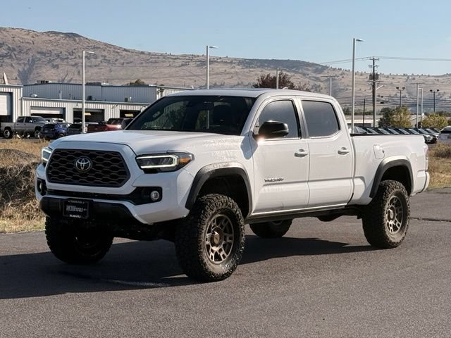 Used 2020 Toyota Tacoma TRD Off-Road w/ TRD Premium Off Road Package AWD/4WD image 8