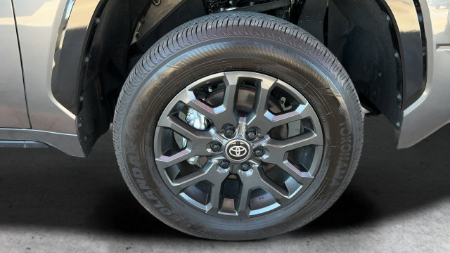 Used 2025 Toyota Tundra Platinum AWD/4WD image 27