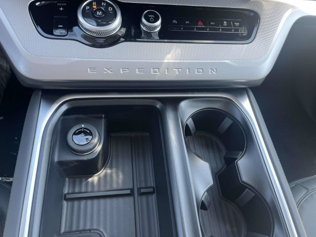 New 2027 Ford Expedition Max Active RWD image 20