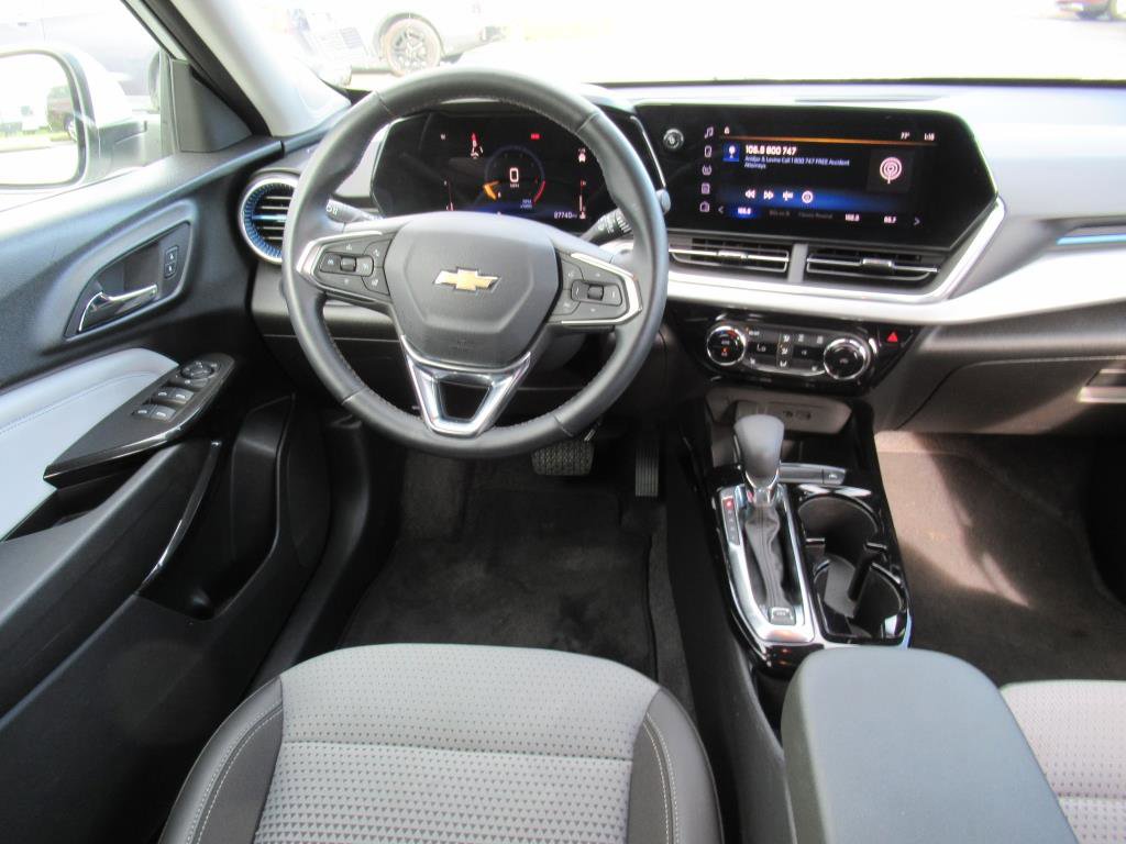 Used 2024 Chevrolet Trax LT w/ Driver Confidence Package image 13