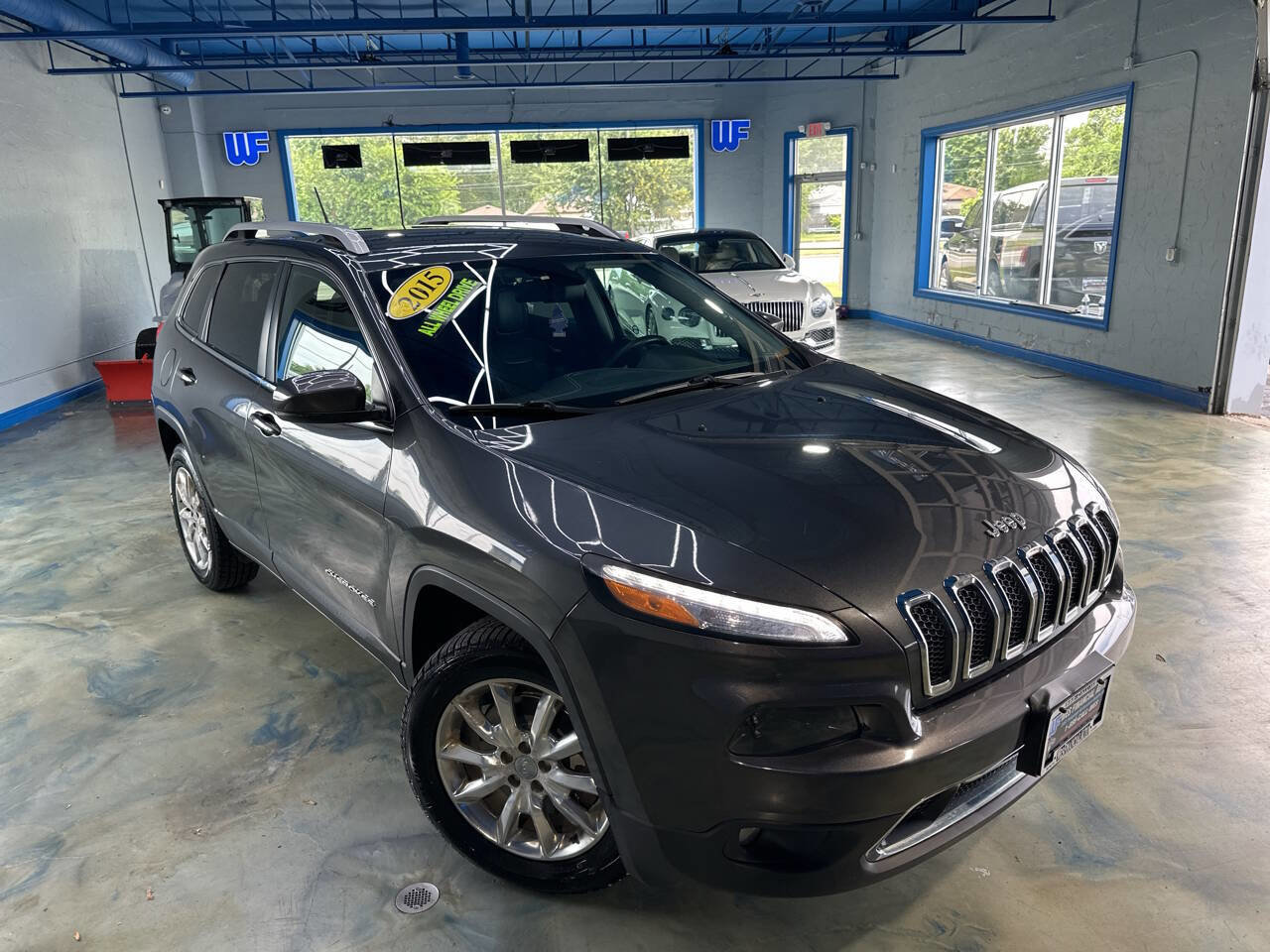 Used 2015 Jeep Cherokee Limited w/ Luxury Group image 6