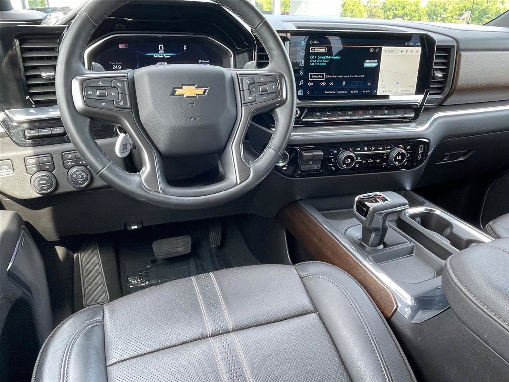 Used 2025 Chevrolet Silverado 1500 High Country AWD/4WD image 10