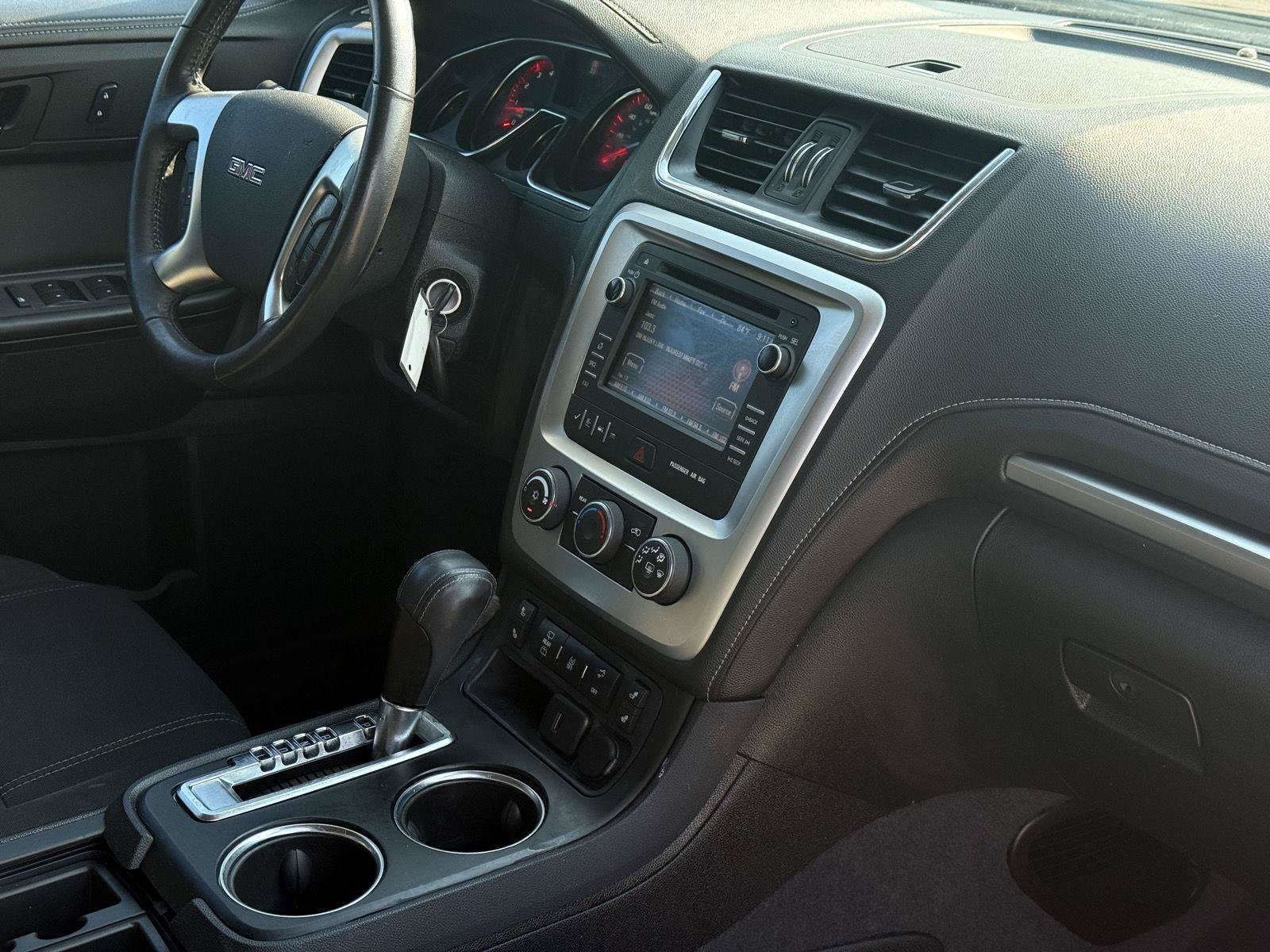 Used 2015 GMC Acadia SLE FWD image 23