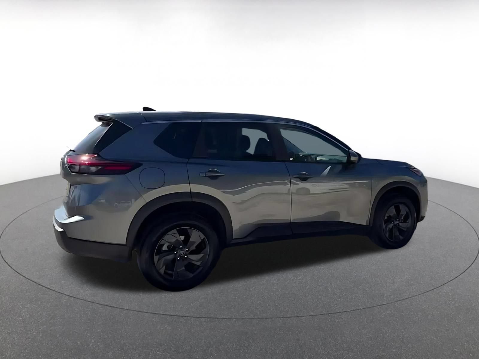 Used 2026 Nissan Rogue SV AWD/4WD image 14