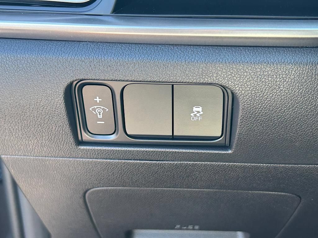 New 2026 Kia Sorento LX FWD image 17