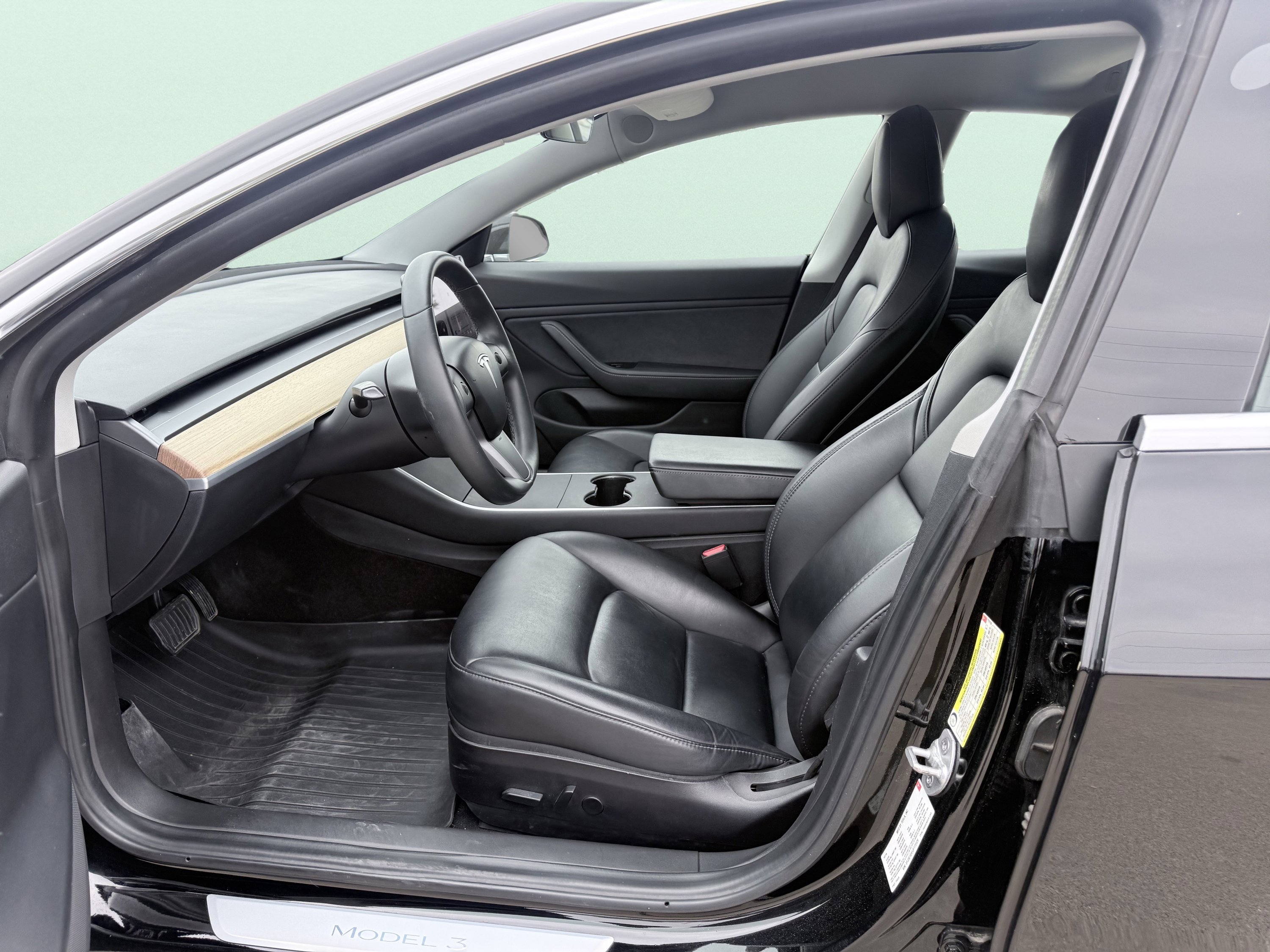 Used 2018 Tesla Model 3 Mid Range image 18