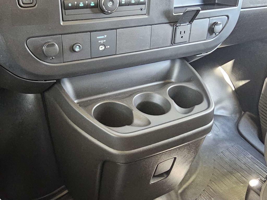 Used 2025 GMC Savana 2500 w/ Driver Convenience Package RWD image 23
