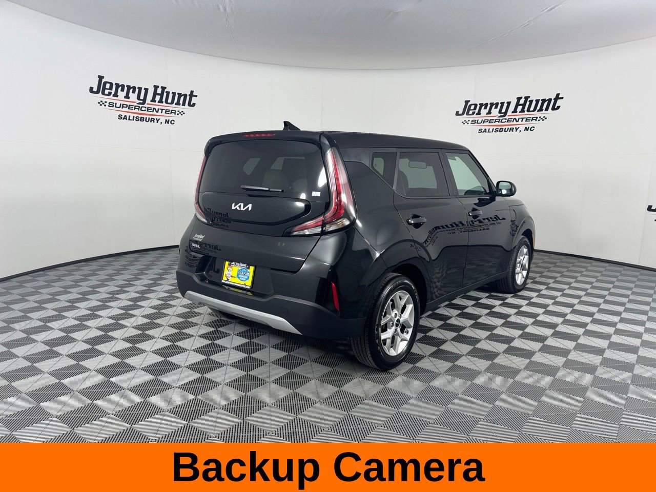 Used 2025 Kia Soul LX w/ LX Technology Package FWD image 7