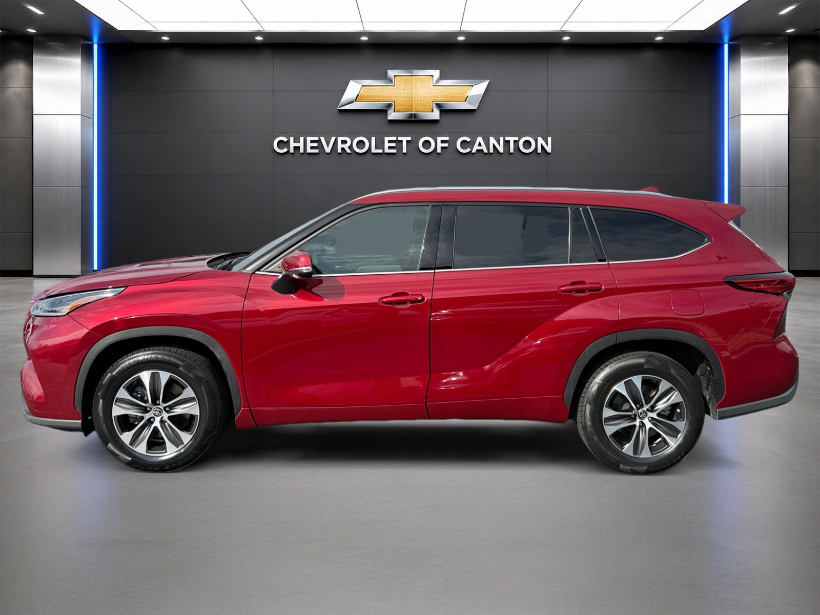 Used 2021 Toyota Highlander XLE FWD image 8