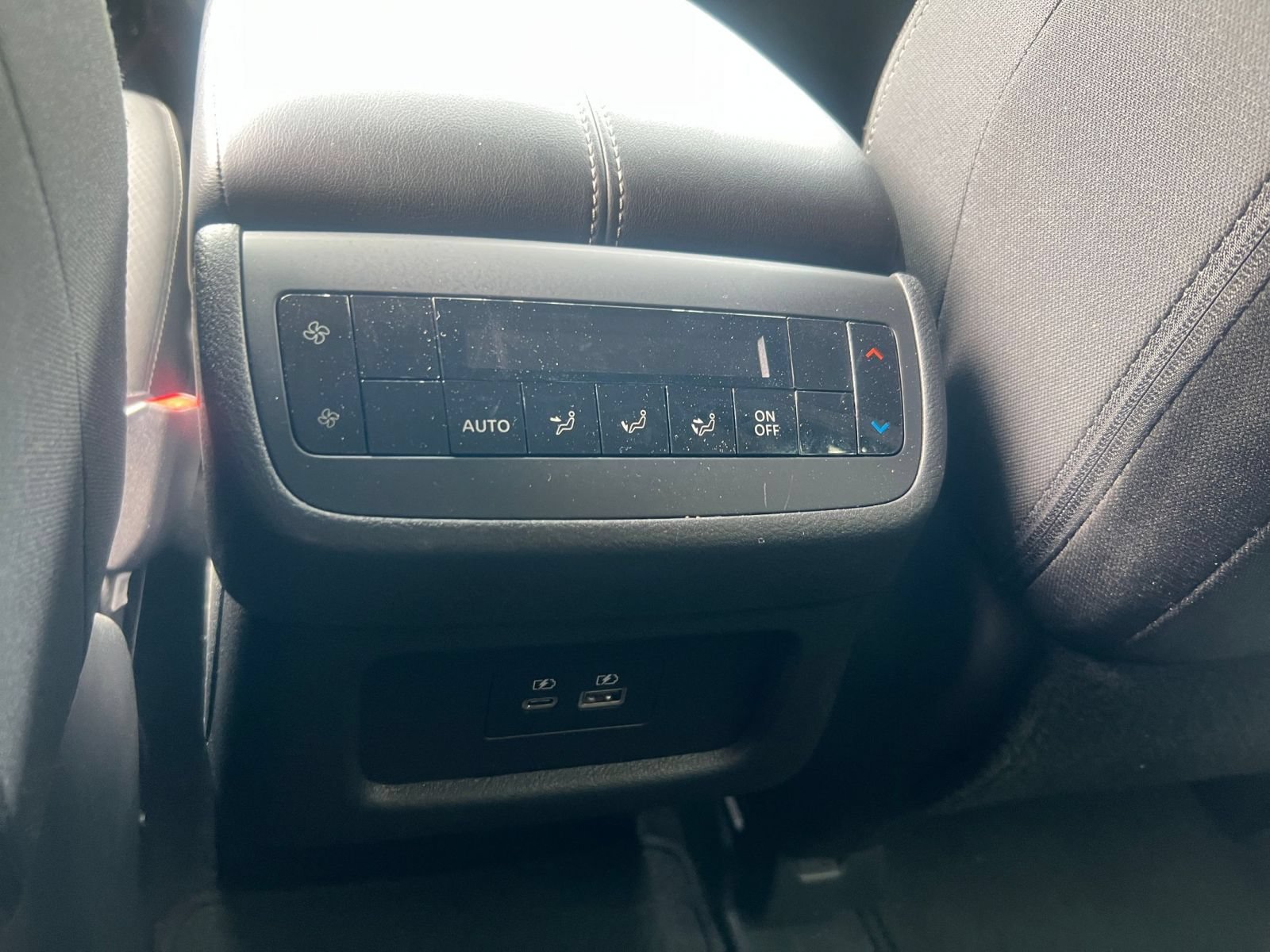 Used 2025 Nissan Pathfinder SV AWD/4WD image 22