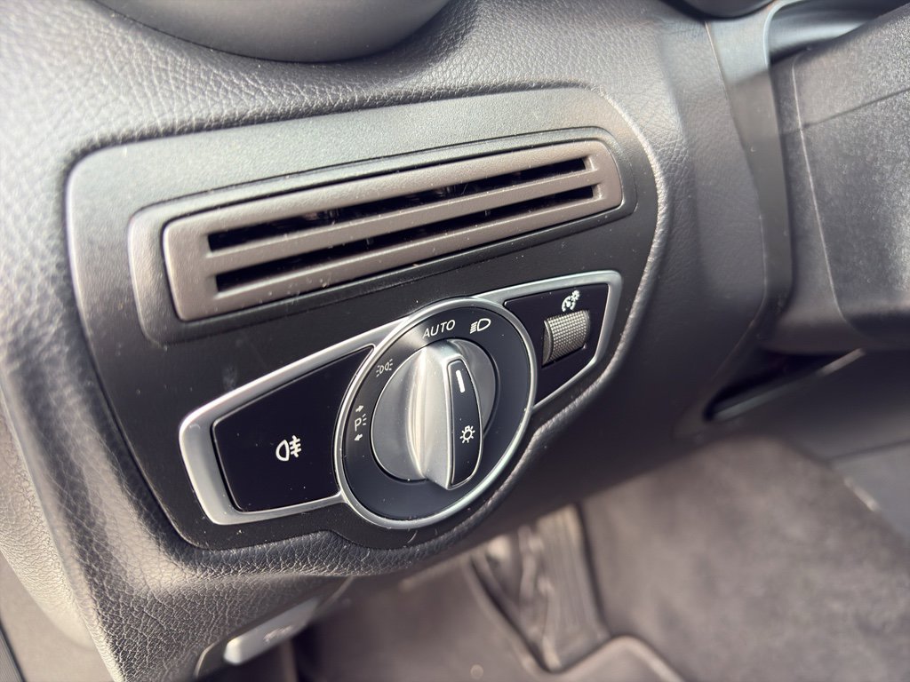 Used 2020 Mercedes-Benz GLC 300 4MATIC image 21