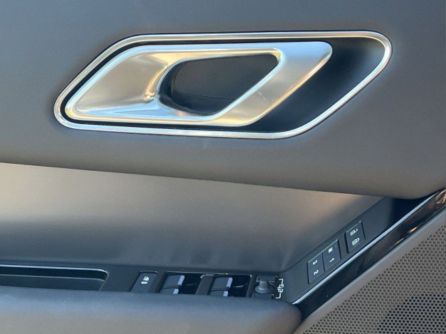 New 2026 Land Rover Range Rover Velar S image 25