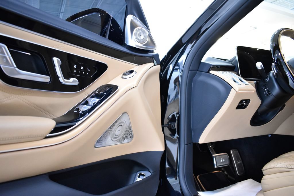 Certified 2023 Mercedes-Benz Maybach S 680 4MATIC image 16