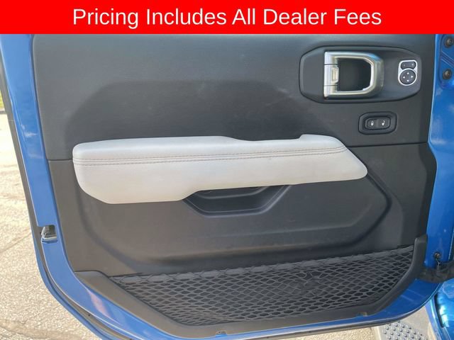 Used 2022 Jeep Wrangler Unlimited Sahara AWD/4WD image 19