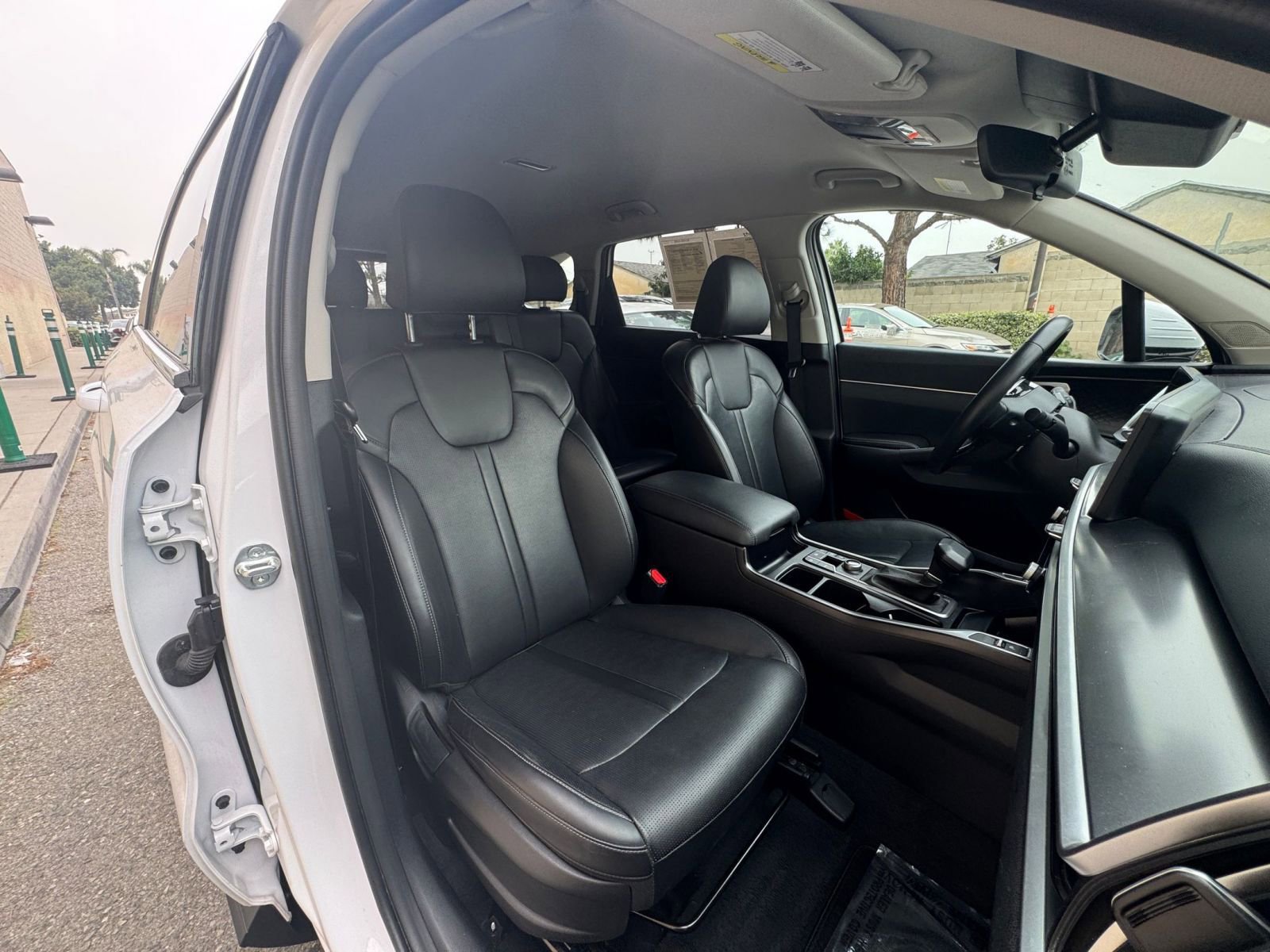 Used 2024 Kia Sorento S image 38