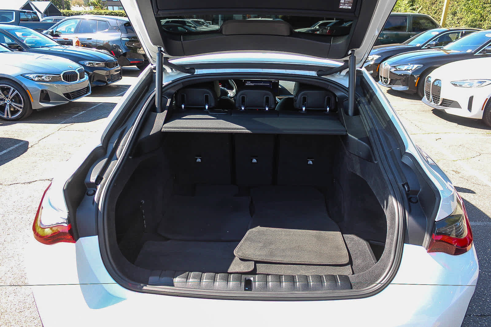 Certified 2023 BMW i4 eDrive35 w/ Premium Package RWD image 34