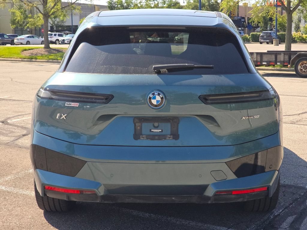 Used 2022 BMW iX xDrive50 w/ Premium Package AWD/4WD image 14