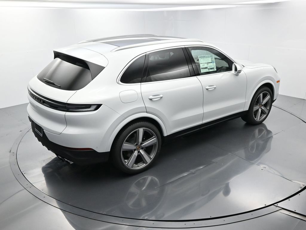 Certified 2025 Porsche Cayenne AWD/4WD image 37