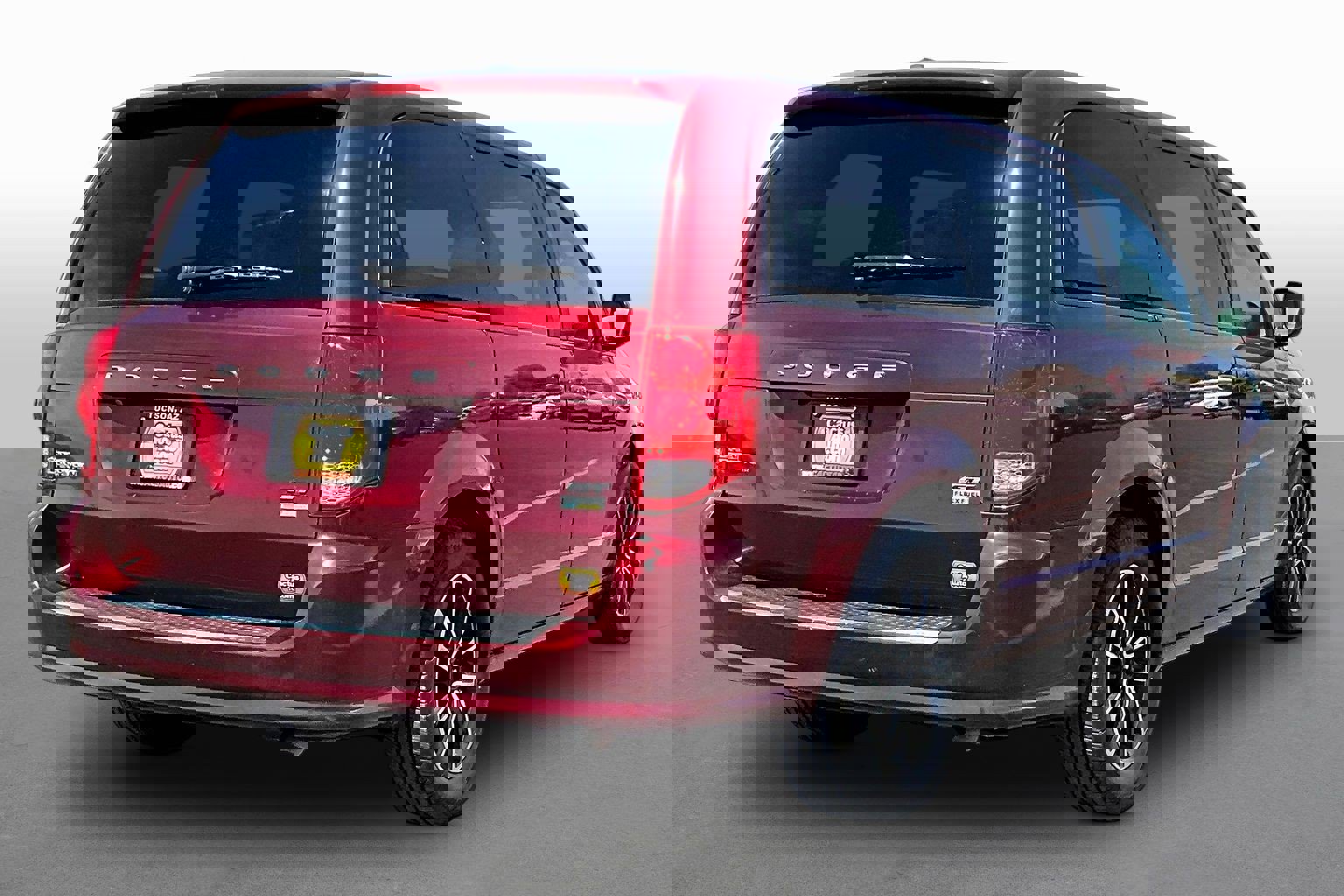 Used 2019 Dodge Grand Caravan GT image 2