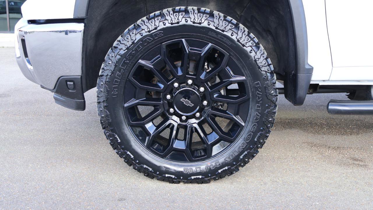 Used 2024 Chevrolet Silverado 2500 LT w/ Texas Edition image 14