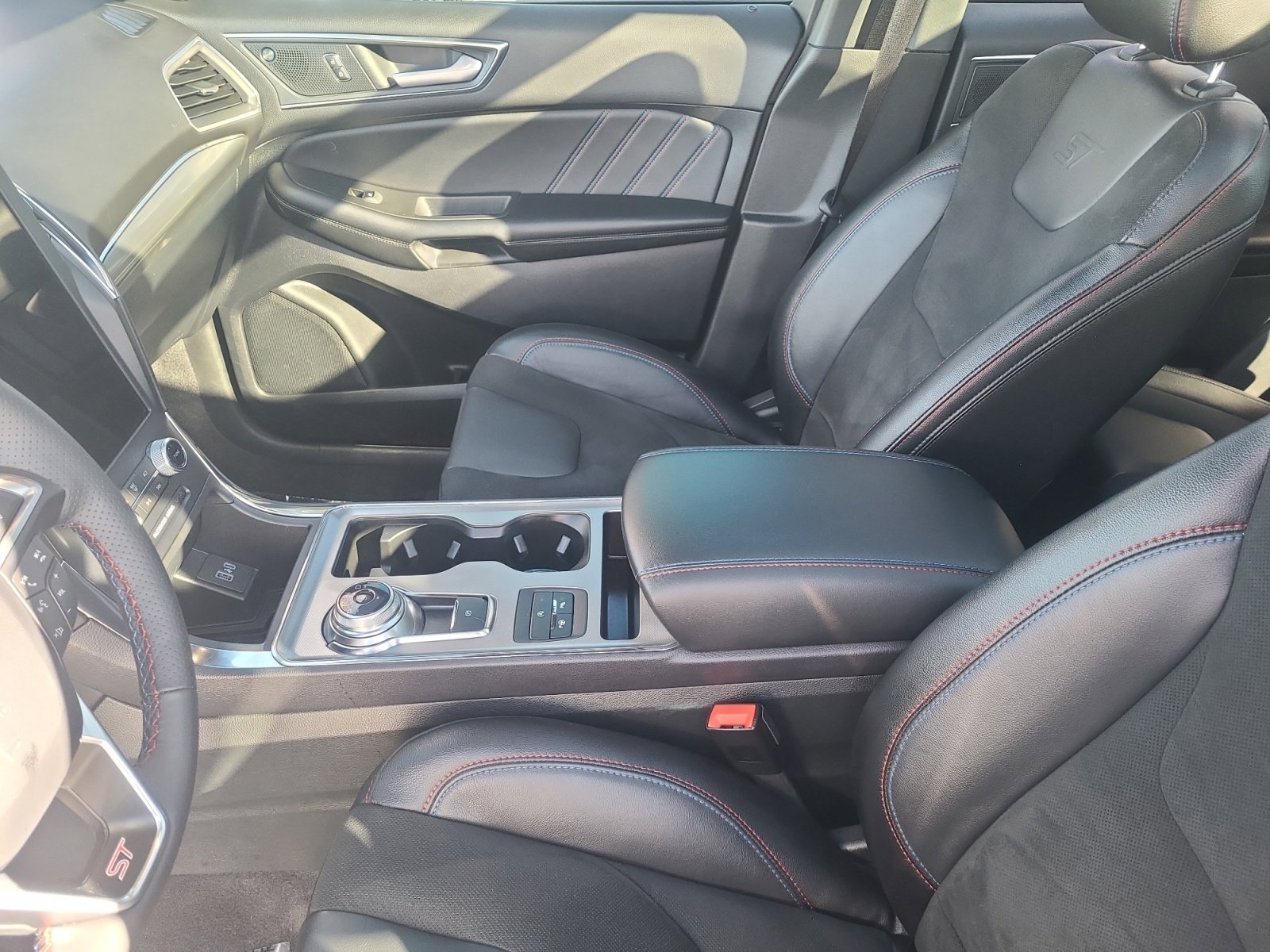 Certified 2024 Ford Edge ST w/ Equipment Group 401A image 15