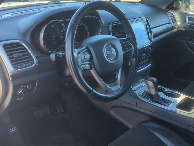 Used 2019 Jeep Grand Cherokee Altitude AWD/4WD image 12