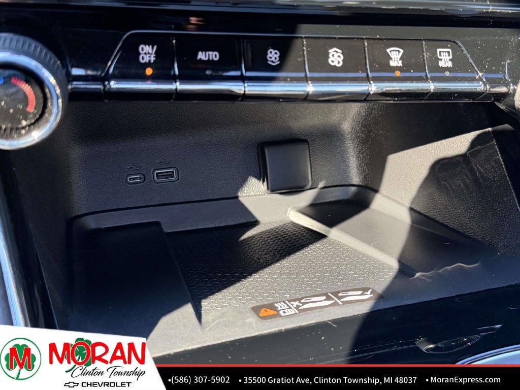 Certified 2025 Chevrolet Traverse LT w/ Sun and Wheel Package AWD/4WD image 27