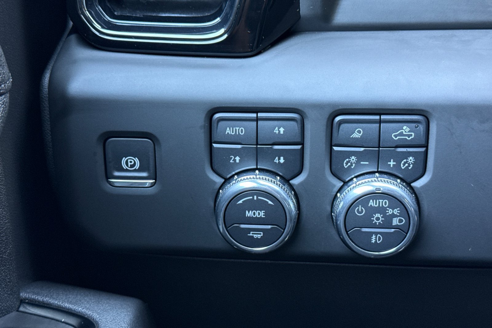 Used 2025 GMC Sierra 1500 AT4 AWD/4WD image 36