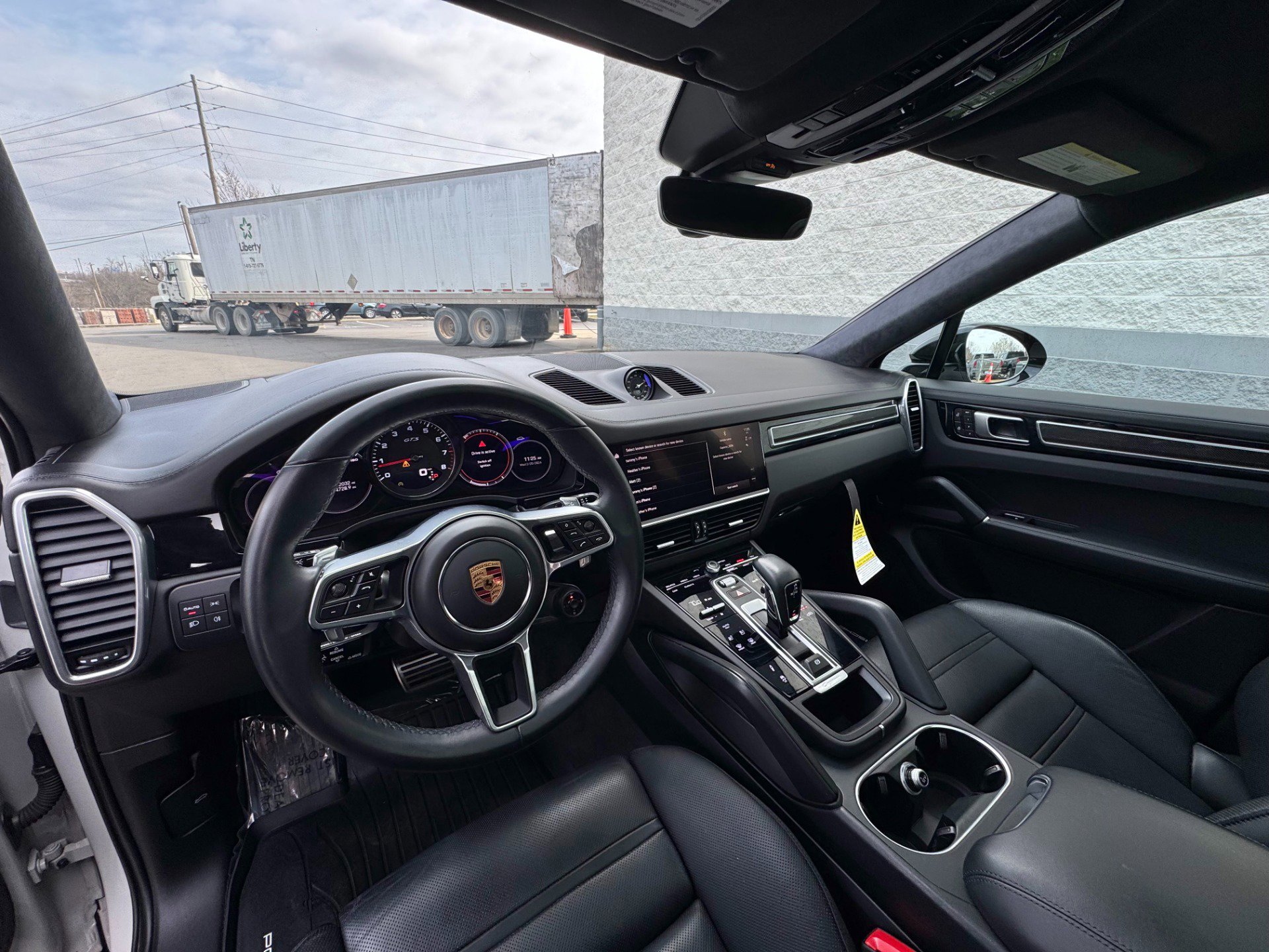 Used 2022 Porsche Cayenne GTS image 11