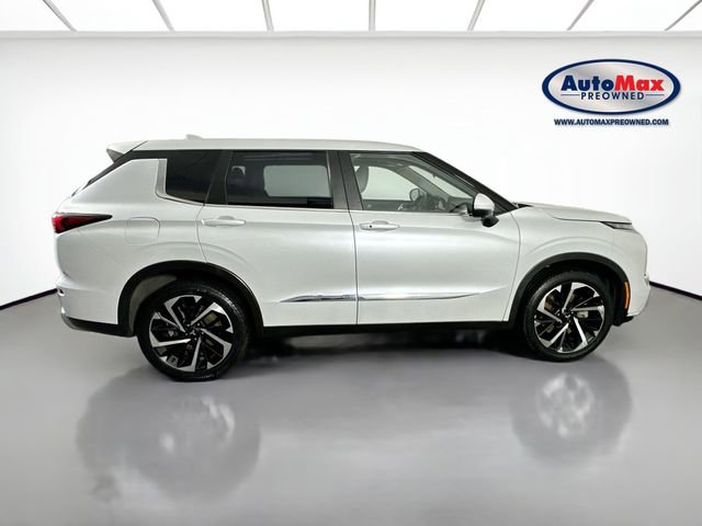 Used 2022 Mitsubishi Outlander SE image 7