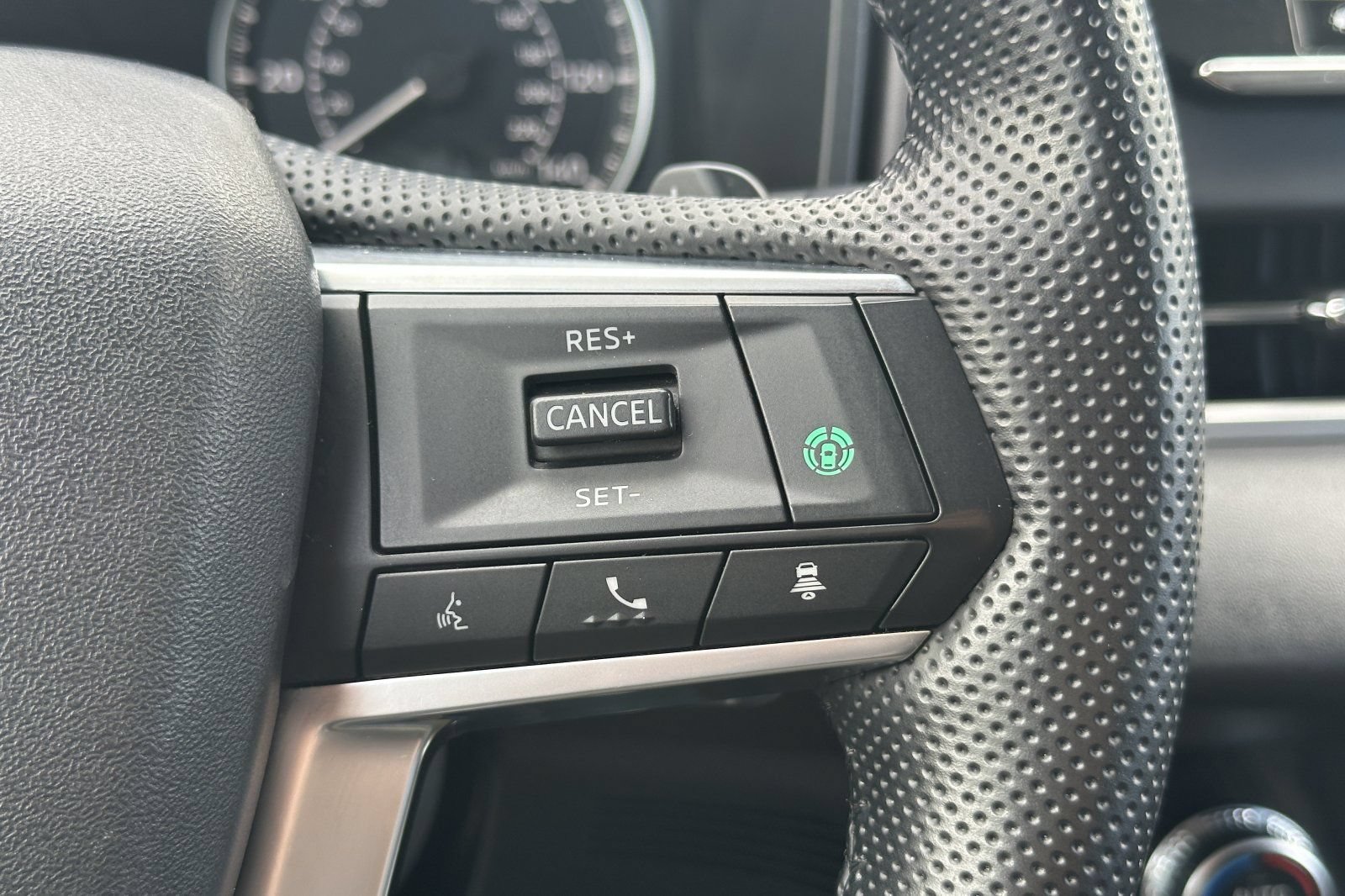 Used 2024 Mitsubishi Outlander AWD image 29