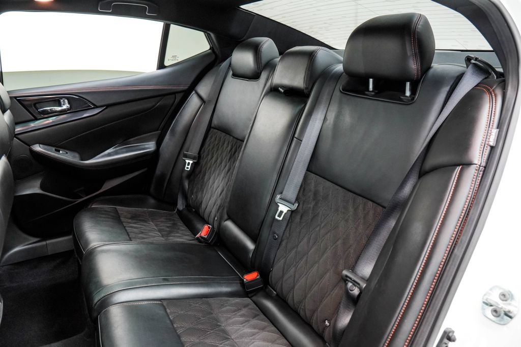 Used 2023 Nissan Maxima SR w/ Sport Mat Group FWD image 17