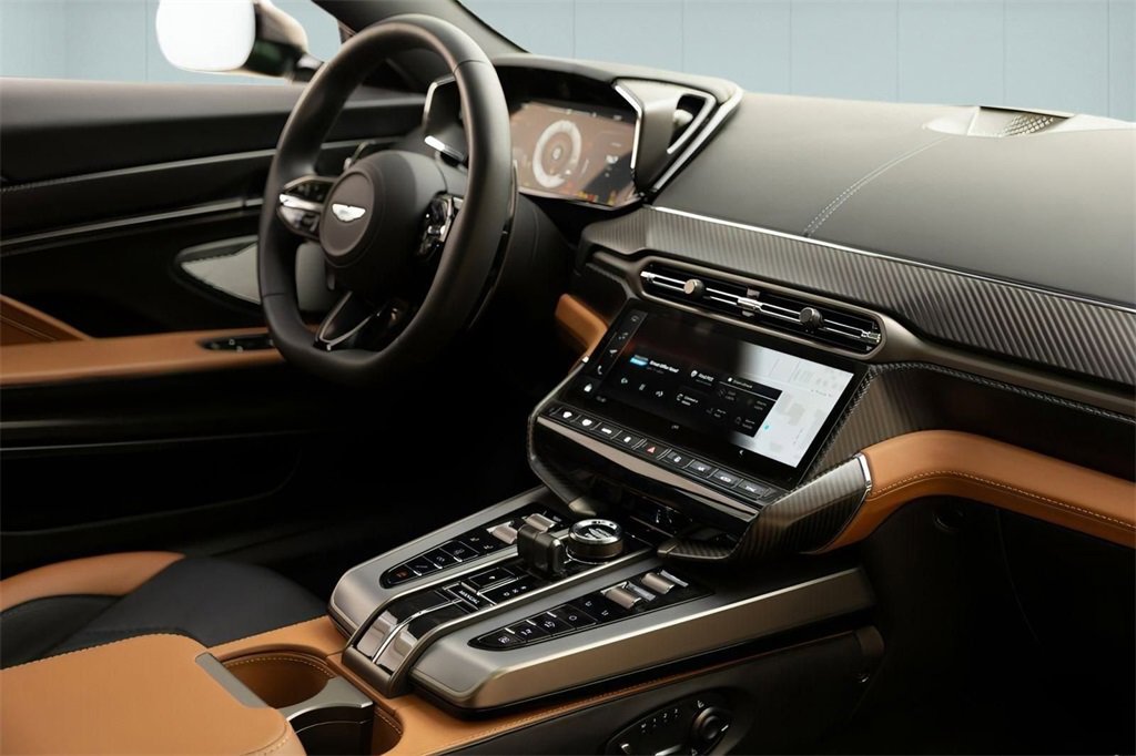 Used 2025 Aston Martin Vanquish image 33
