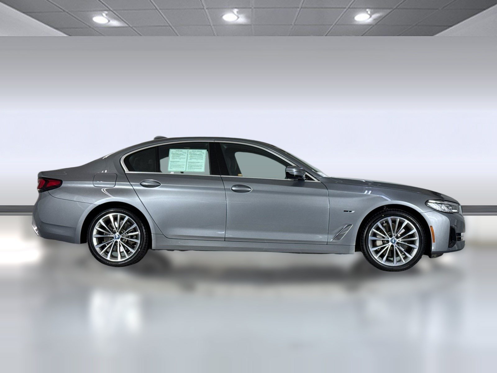 Certified 2023 BMW 530e w/ Premium Package RWD image 8