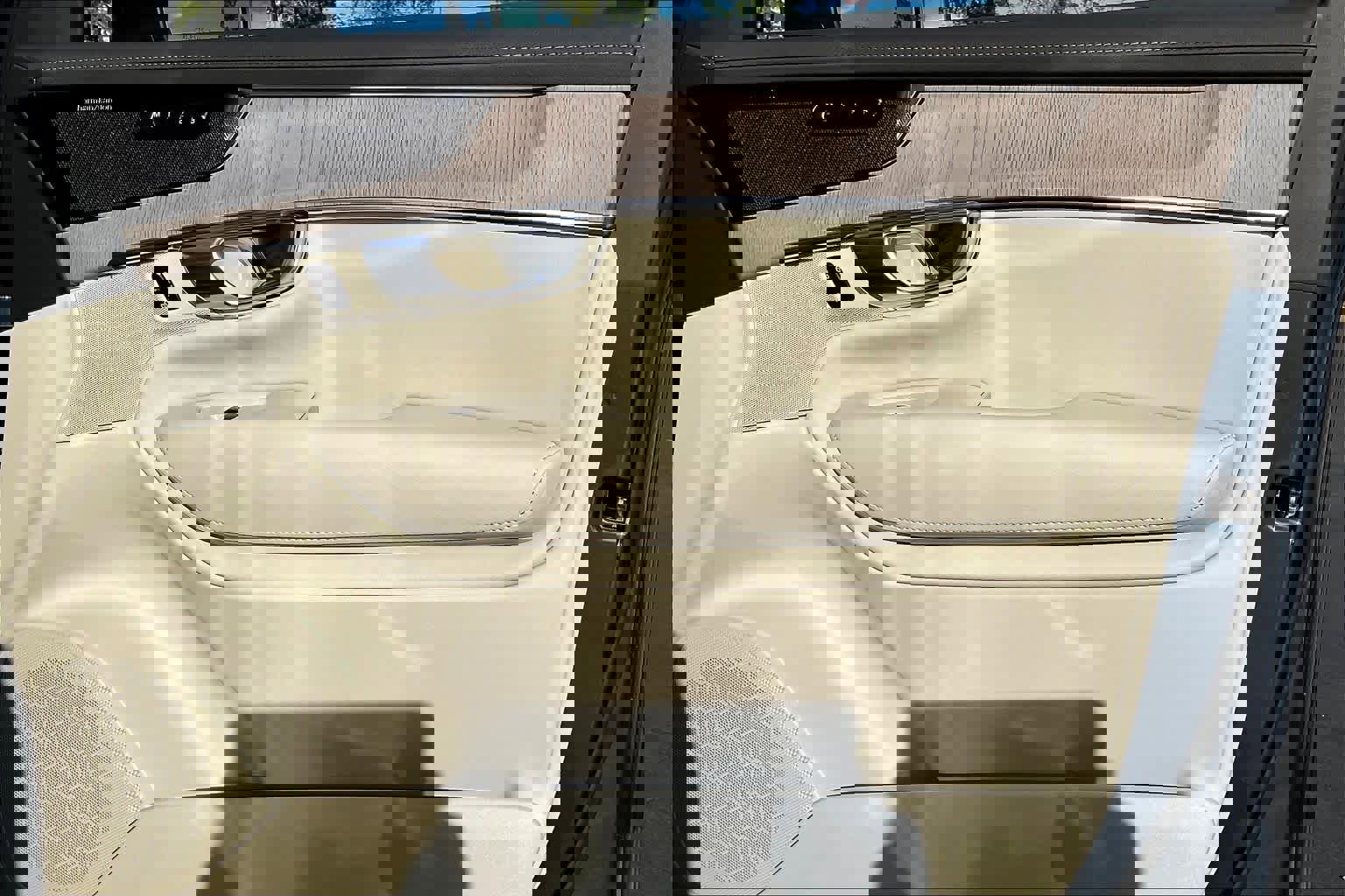 New 2026 Volvo XC90 T8 Ultra image 31