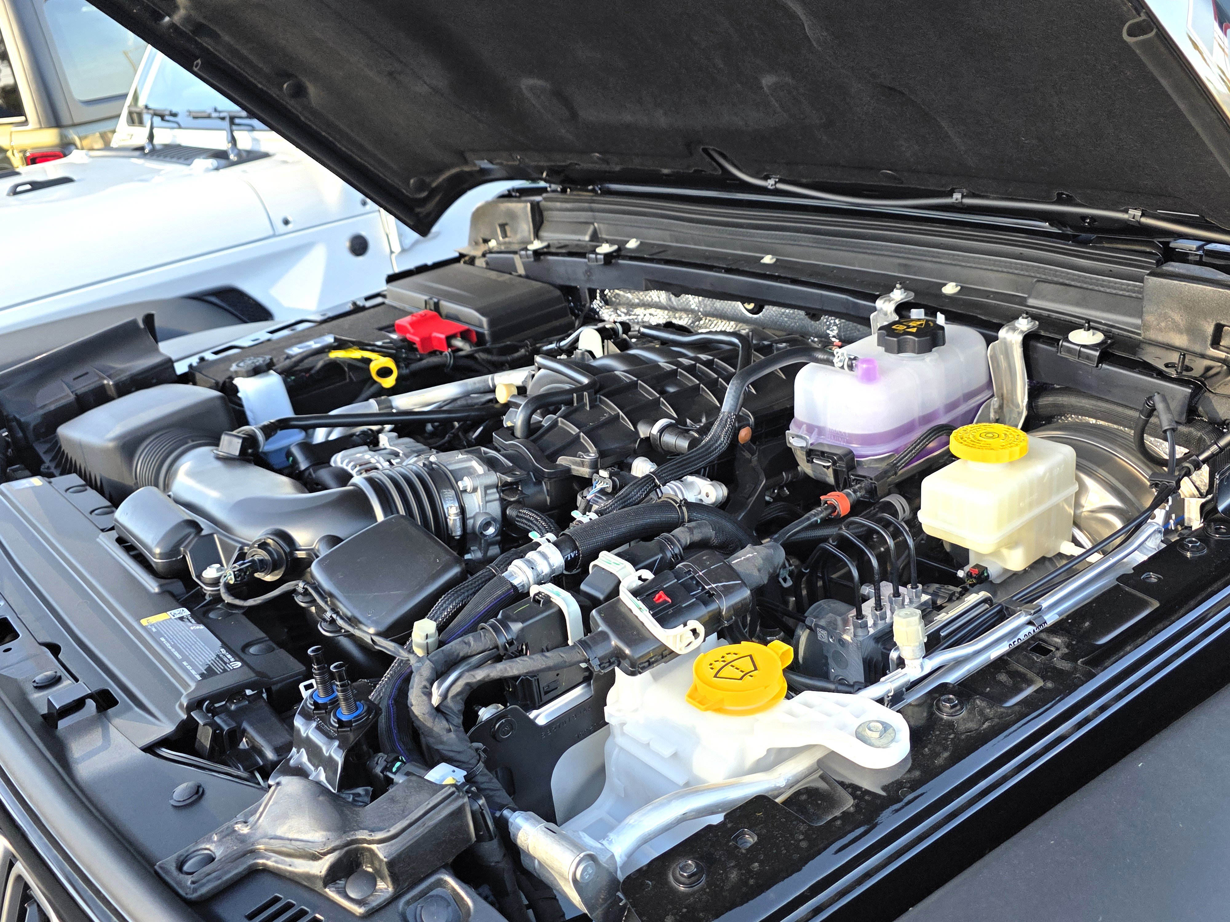 New 2026 Jeep Wrangler Unlimited Rubicon w/ Technology Group AWD/4WD image 20