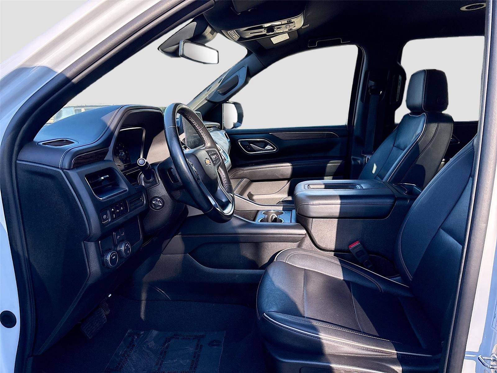 Used 2023 Chevrolet Suburban Premier image 24