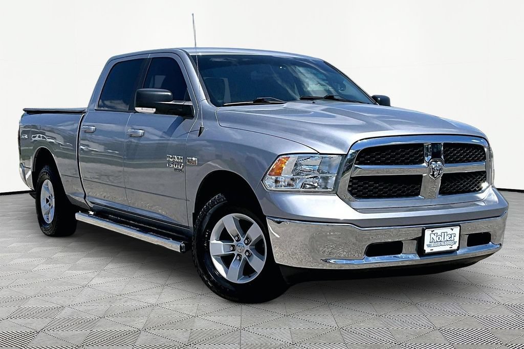 Used 2020 RAM 1500 Classic SLT w/ Luxury Group RWD image 12