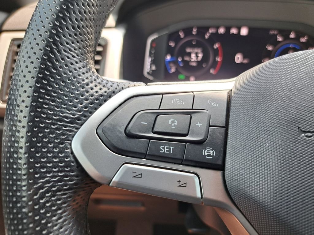 Used 2020 Volkswagen Atlas Cross Sport SEL R-Line FWD image 15