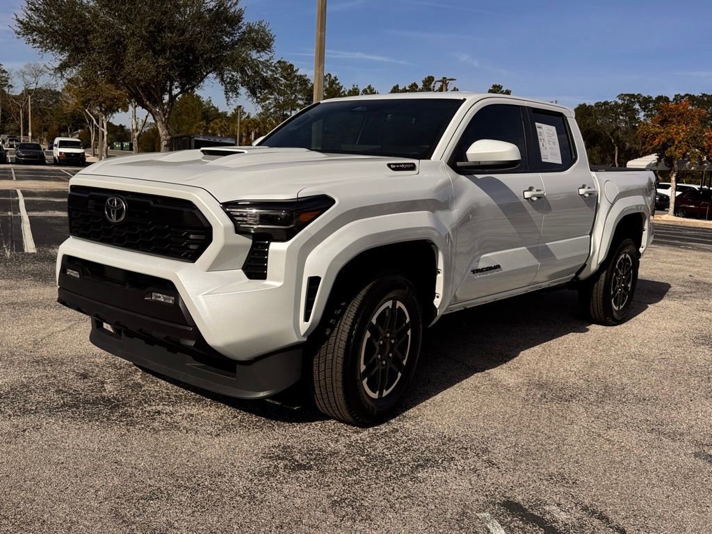 Used 2024 Toyota Tacoma TRD Sport image 3