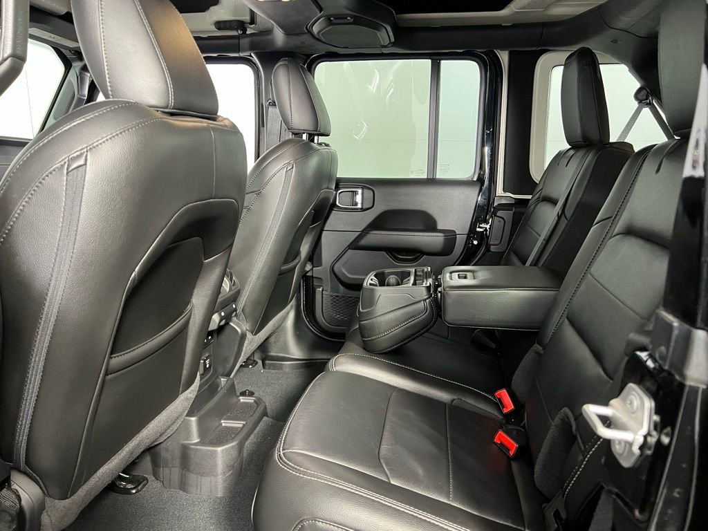 Used 2022 Jeep Wrangler Unlimited Sahara image 26