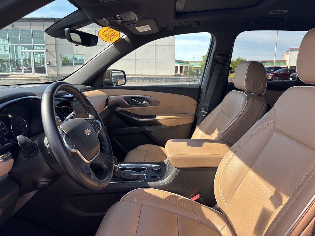 Used 2023 Chevrolet Traverse Premier AWD/4WD image 39