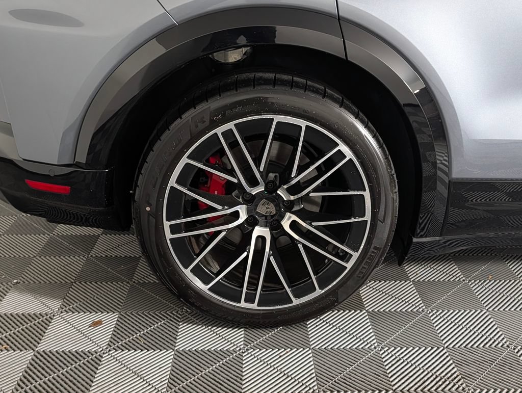 New 2026 Porsche Cayenne Turbo AWD/4WD image 14