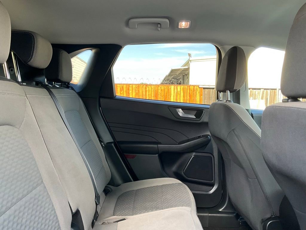 Used 2021 Ford Escape SE image 23