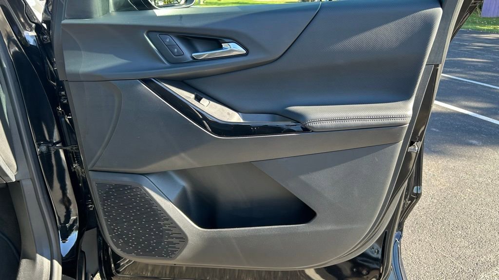 Used 2025 Chevrolet Equinox LT image 9