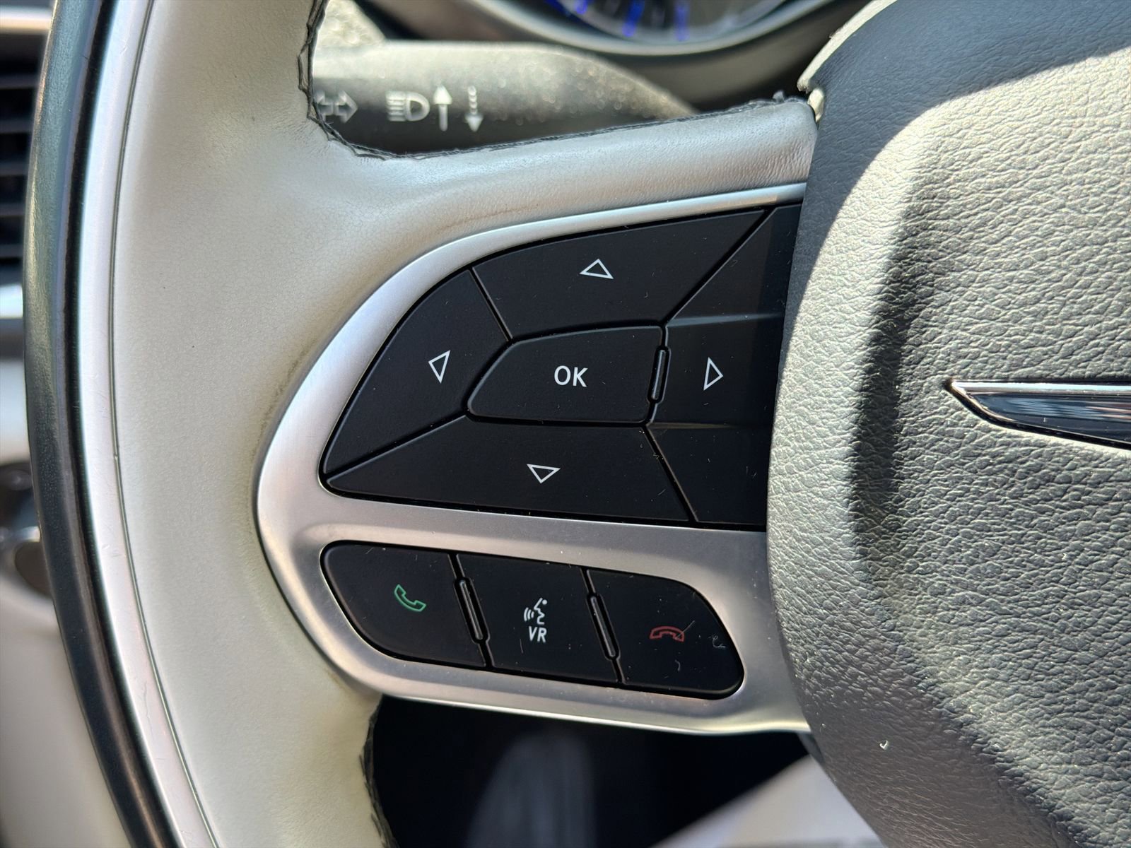 Used 2018 Chrysler Pacifica Limited FWD image 24