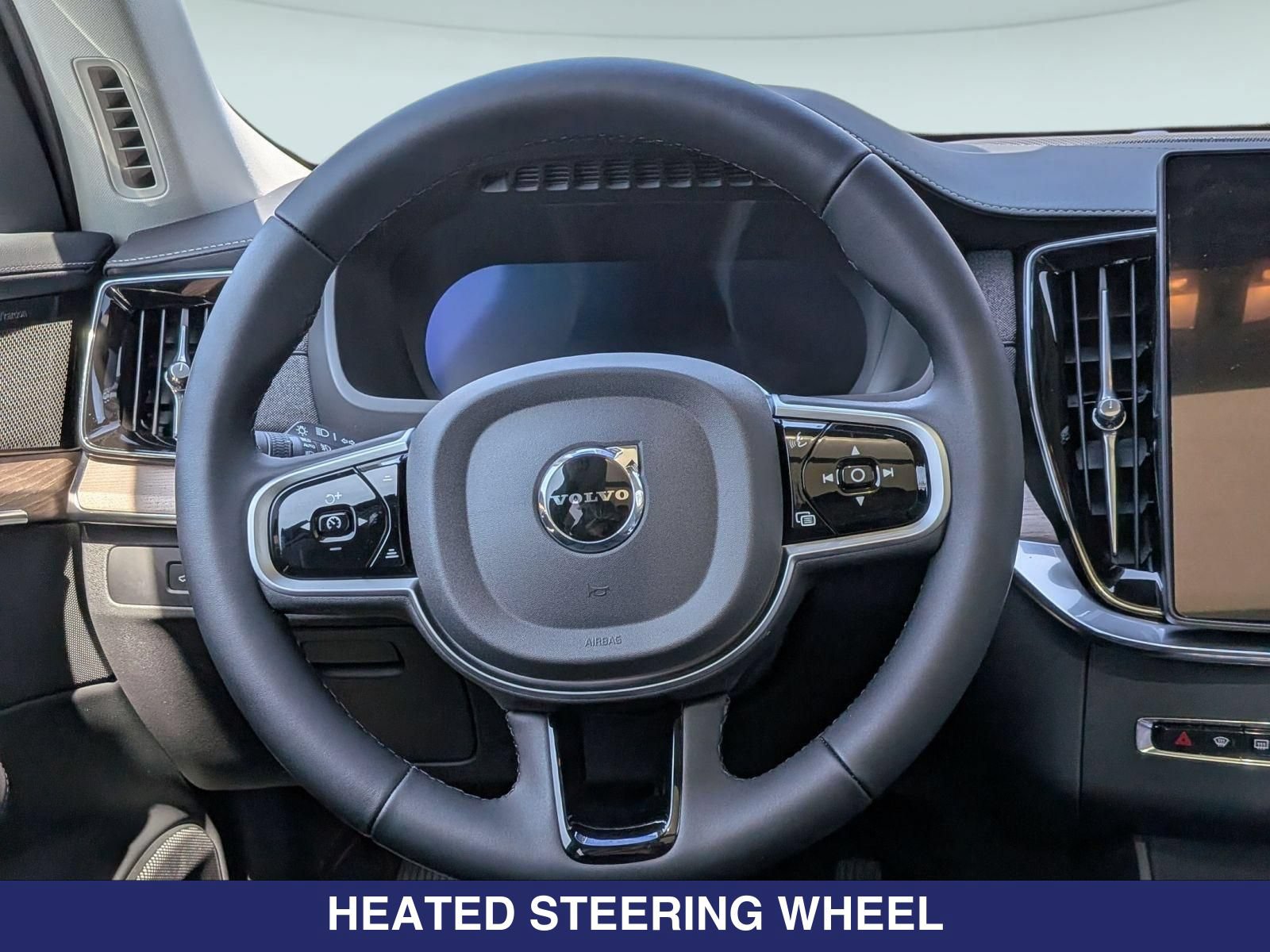 New 2026 Volvo XC90 B6 Plus w/ Protection Package Premier AWD/4WD image 17