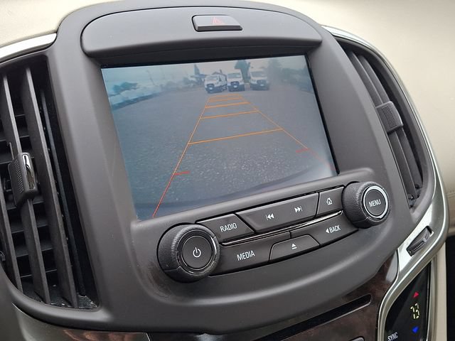 Used 2015 Buick LaCrosse FWD image 17